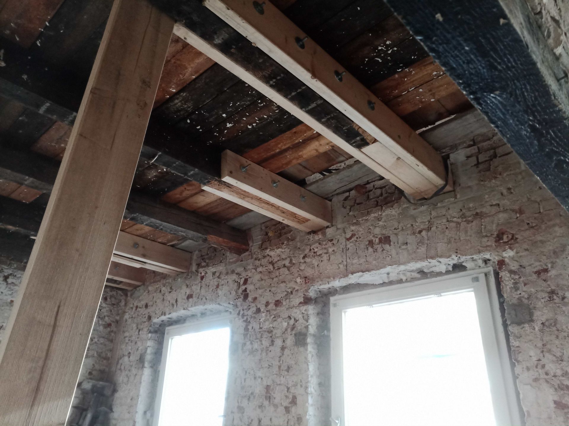 Dachstuhl-Sanierung in Hamburg – Zimmerei BT Holzwerk